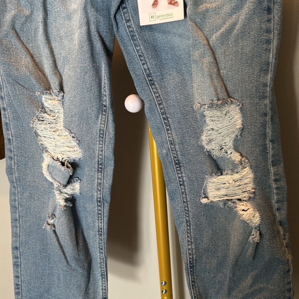Regeneration by celebrity Pink cropped 90’s straight distressed jeans NWT 5/27 - Picture 3 of 11